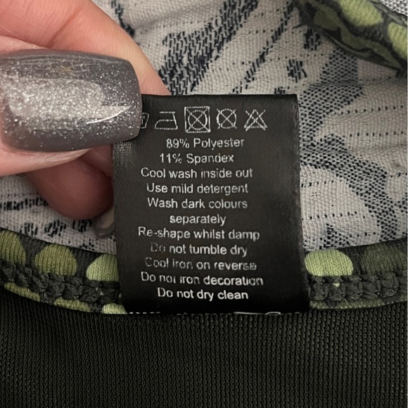 Balance Athletica sports bra with padded inserts in “viper” green Small - Picture 7 of 7